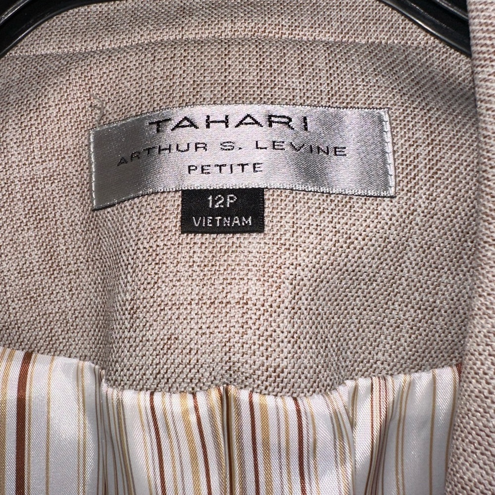 Tahari - Picture 4 of 4
